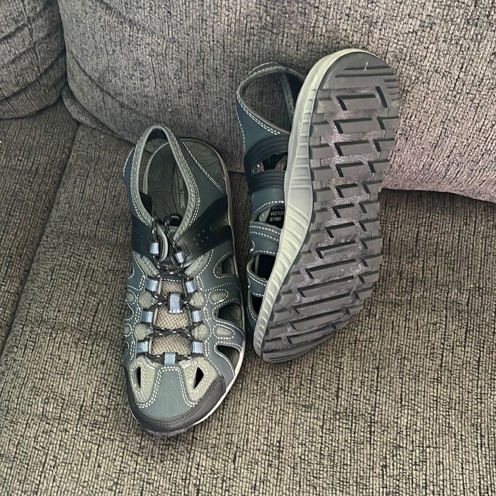 Men sandals size 8